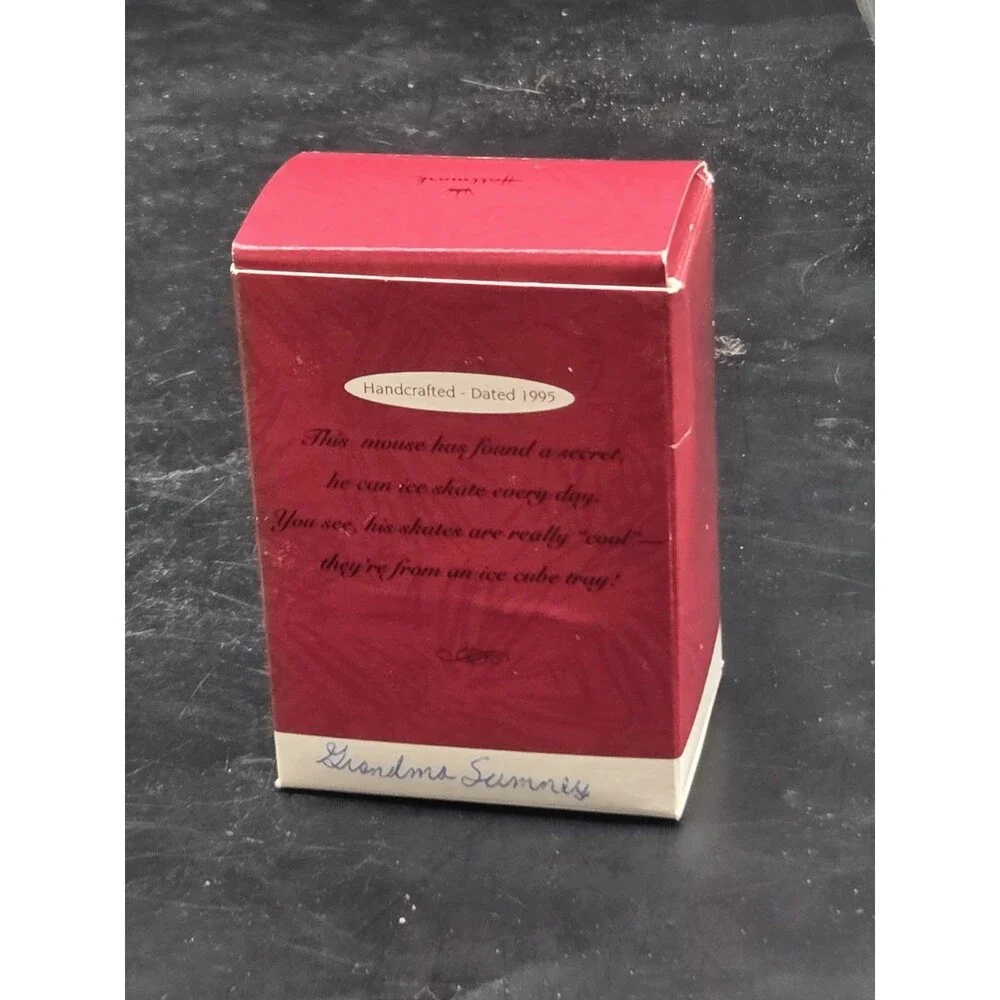 Vintage 1995 HALLMARK Keepsake Christmas Ornament On The Ice Mouse Skating